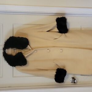 VINTAGE Temple Shop fashion of Distinction coat.